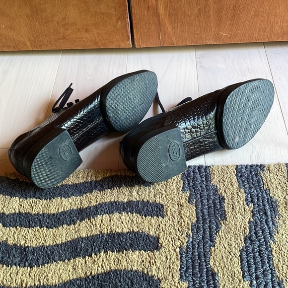 Alexander Wang black leather lace up oxfords with semi pointed toe, size 6.5 - Picture 5 of 10